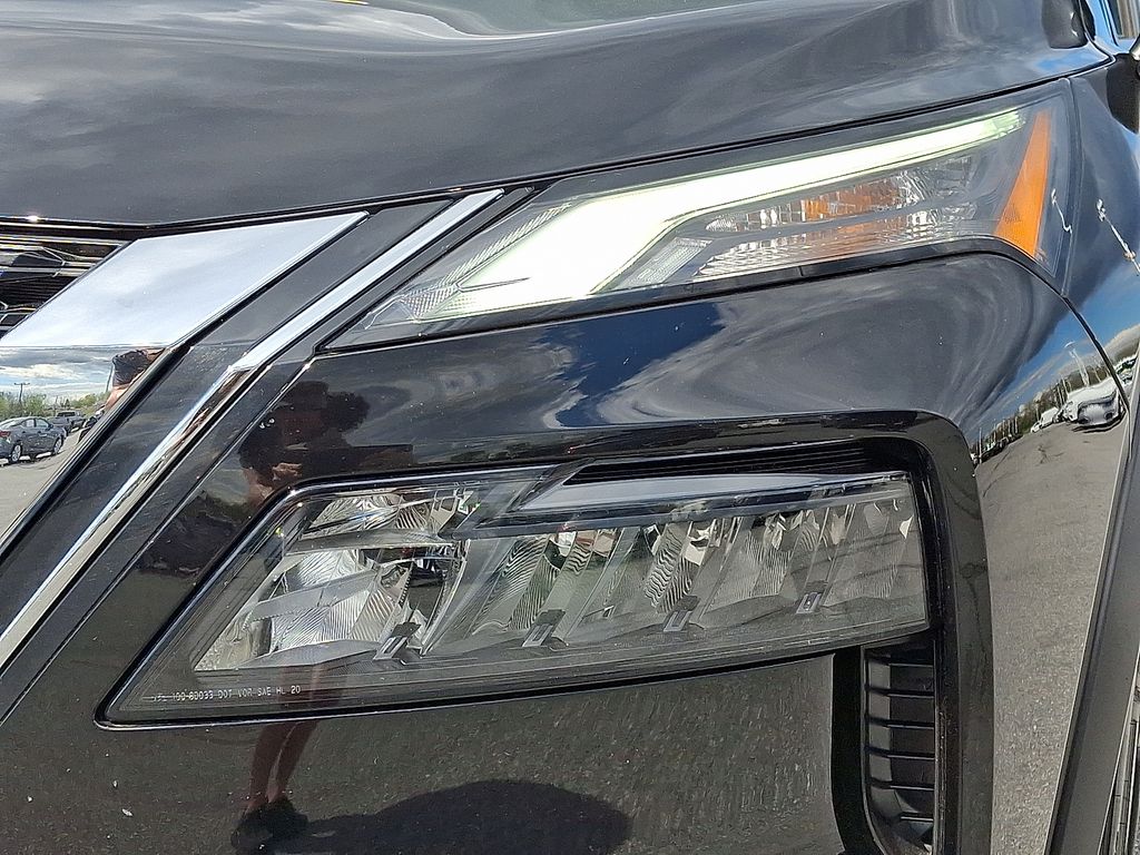 2022 Nissan Rogue — photo 10
