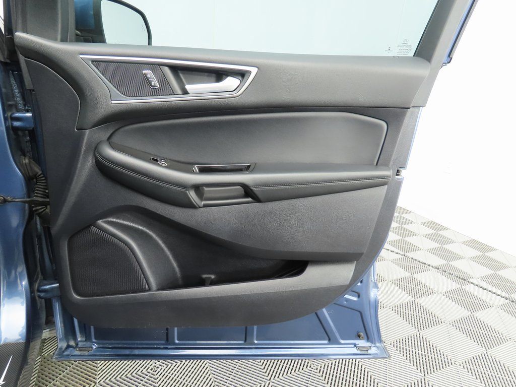 Thumbnail: 2019 Ford Edge - 26