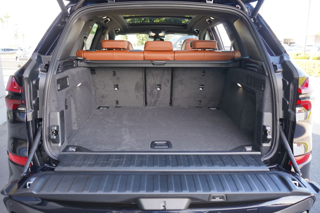 Thumbnail: 2026 BMW X5 - 21