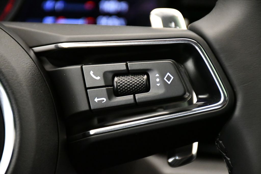 Thumbnail: 2026 Porsche Macan - 29