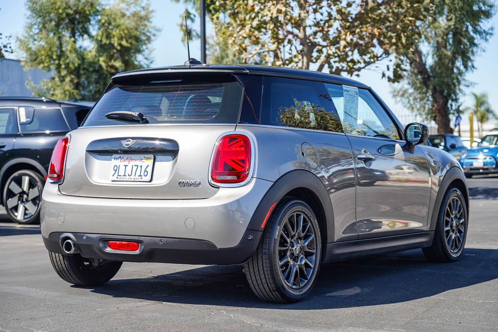 2020 MINI Cooper Signature 8