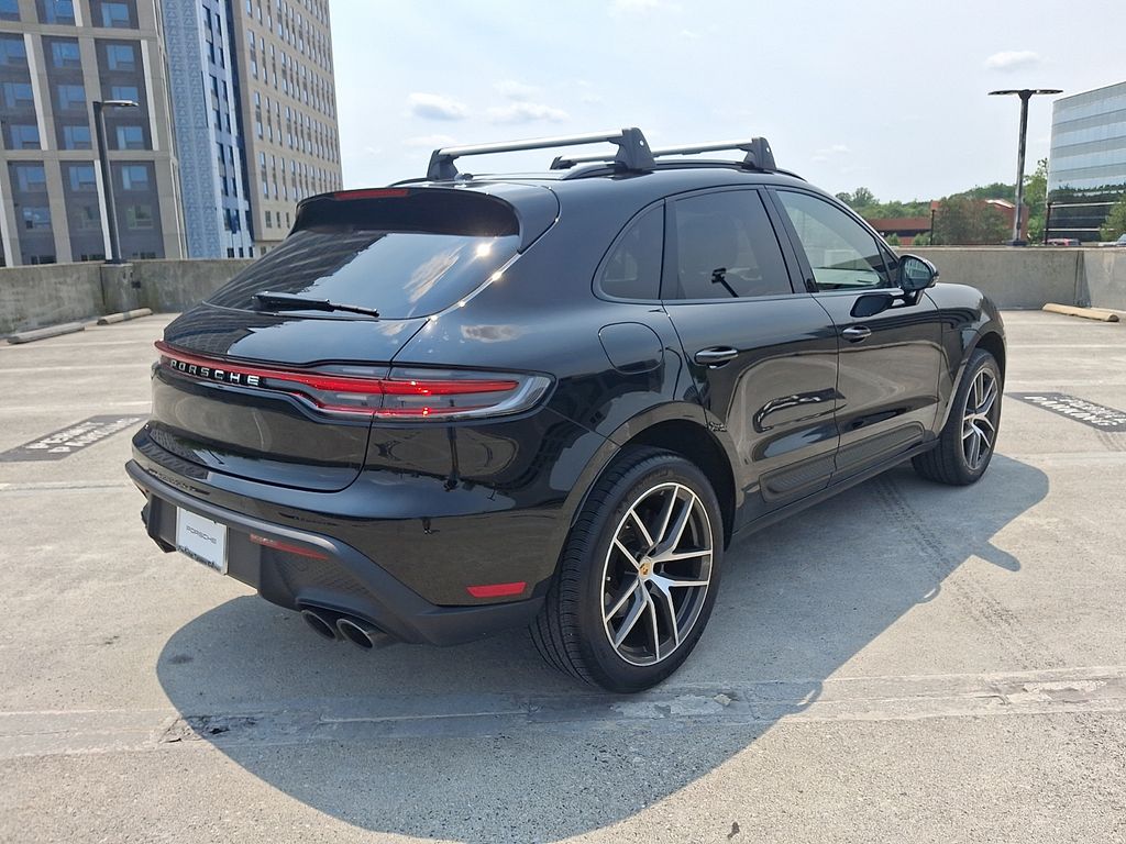 Thumbnail: 2026 Porsche Macan - 8