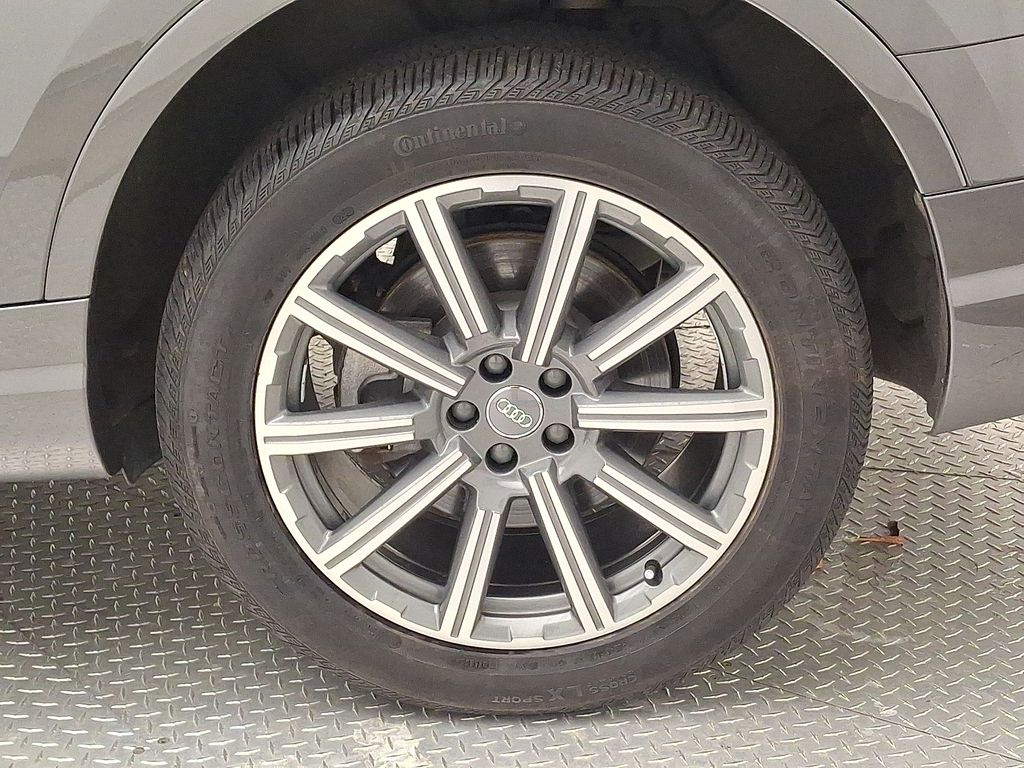 Thumbnail: 2019 Audi Q7 - 7