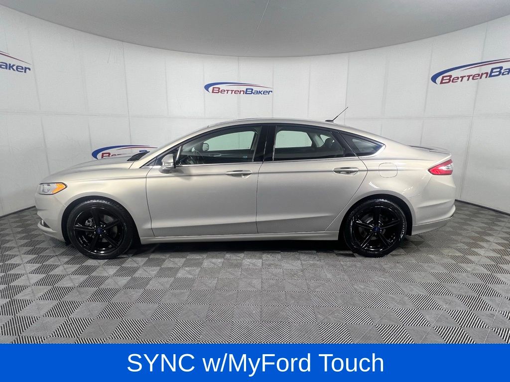 2016 Ford Fusion SE 10