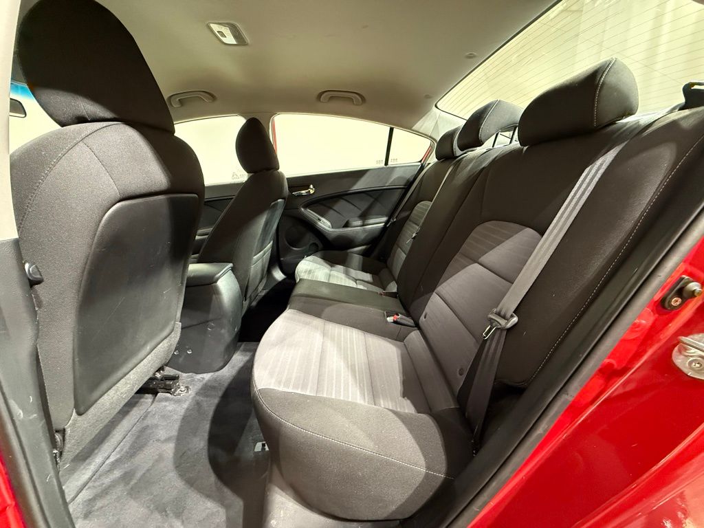 Thumbnail: 2017 Kia Forte - 17