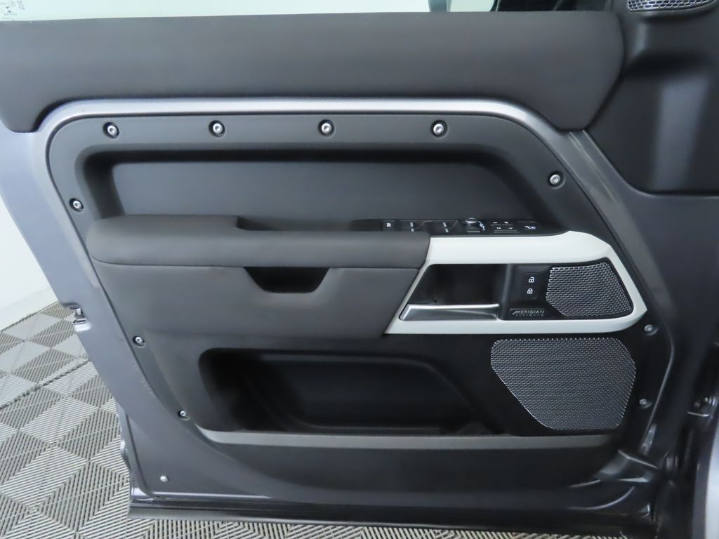 Thumbnail: 2022 Land Rover Defender - 24