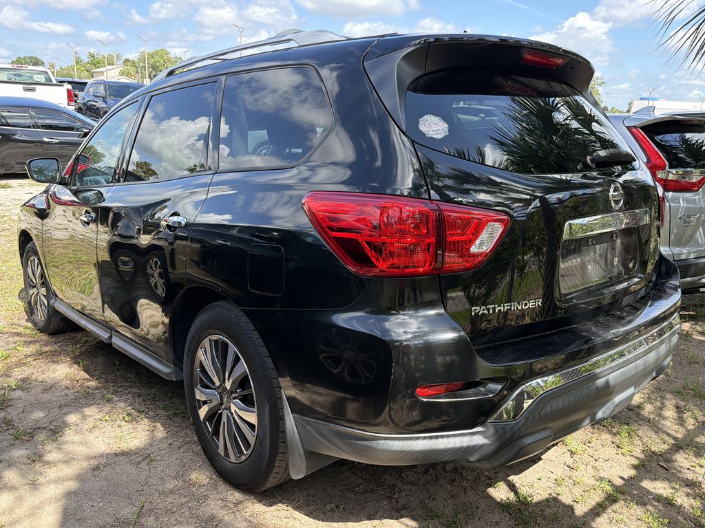 View vehicle photo 7