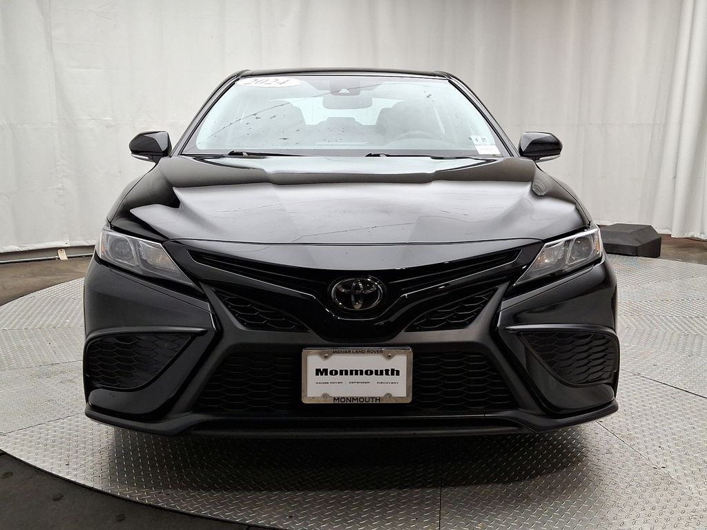 2024 Toyota Camry SE 2