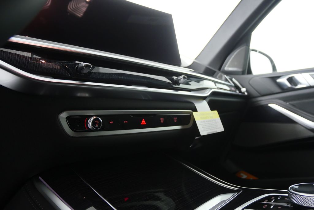 Thumbnail: 2026 BMW X5 - 21