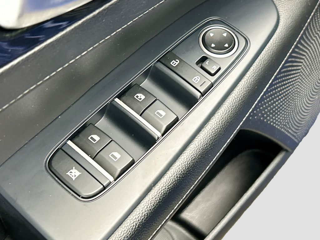 Thumbnail: 2020 Kia Forte - 21