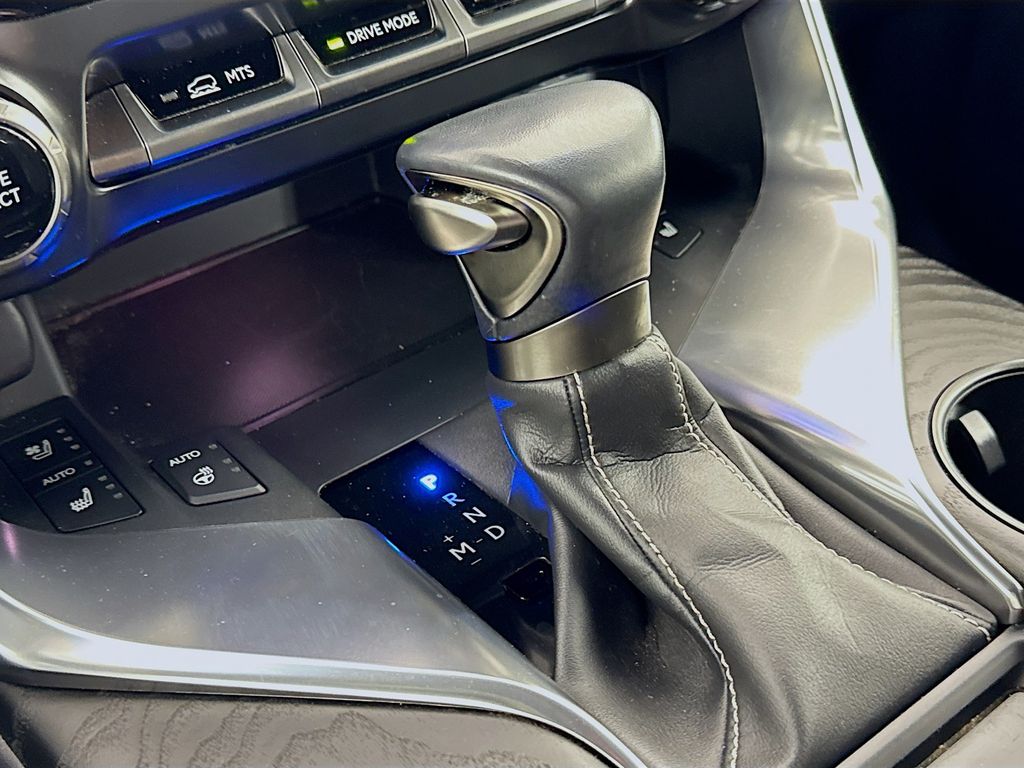 Thumbnail: 2022 Lexus LX - 17