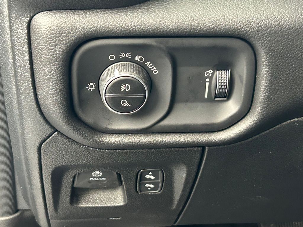 New 2026 Granite Crystal Metallic Clearcoat Ram Big Horn/Lone Star image 12