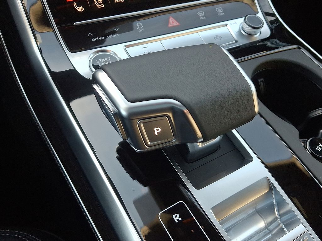 Thumbnail: 2026 Audi Q7 - 7