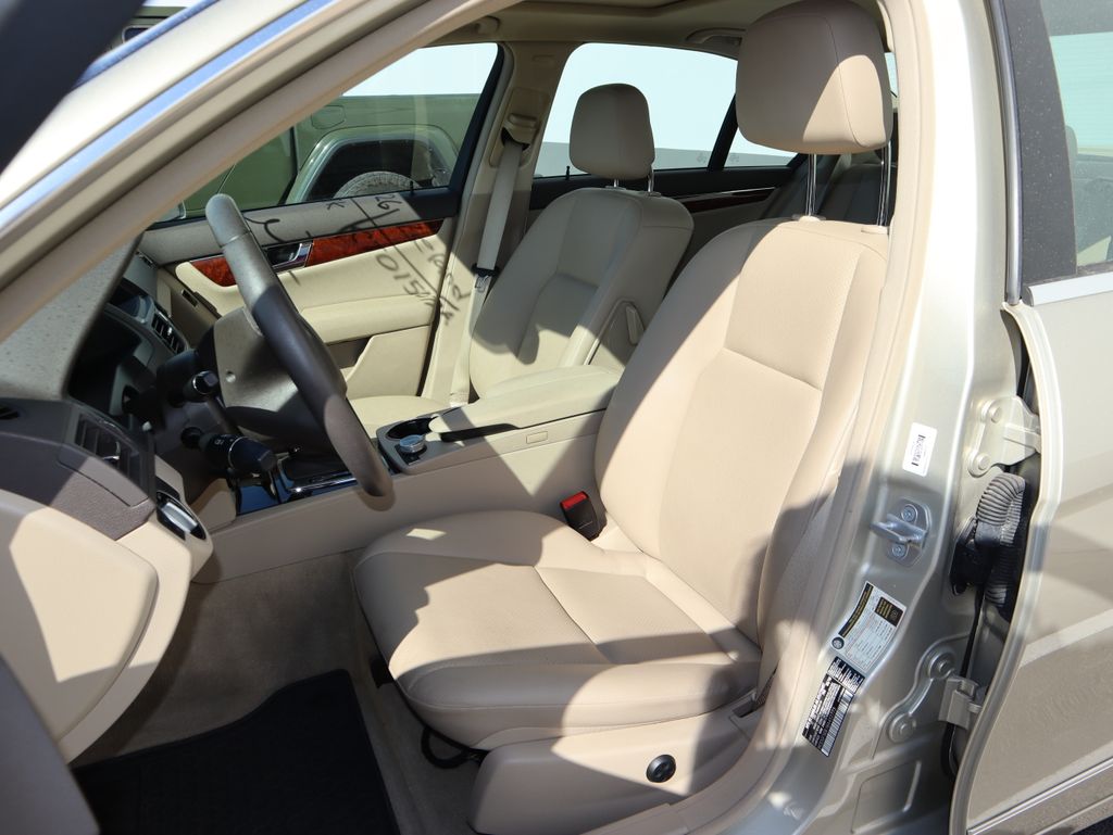 Thumbnail: 2011 Mercedes-Benz C-Class - 10