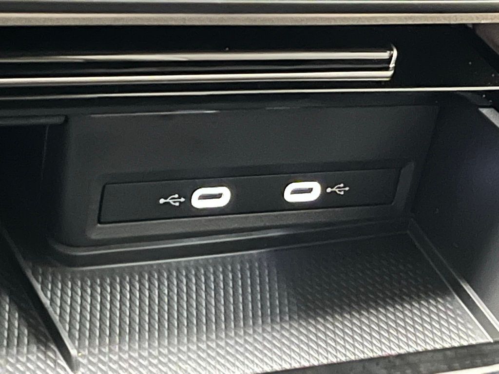 2026 Volkswagen Atlas SE w/Tech - Photo 11