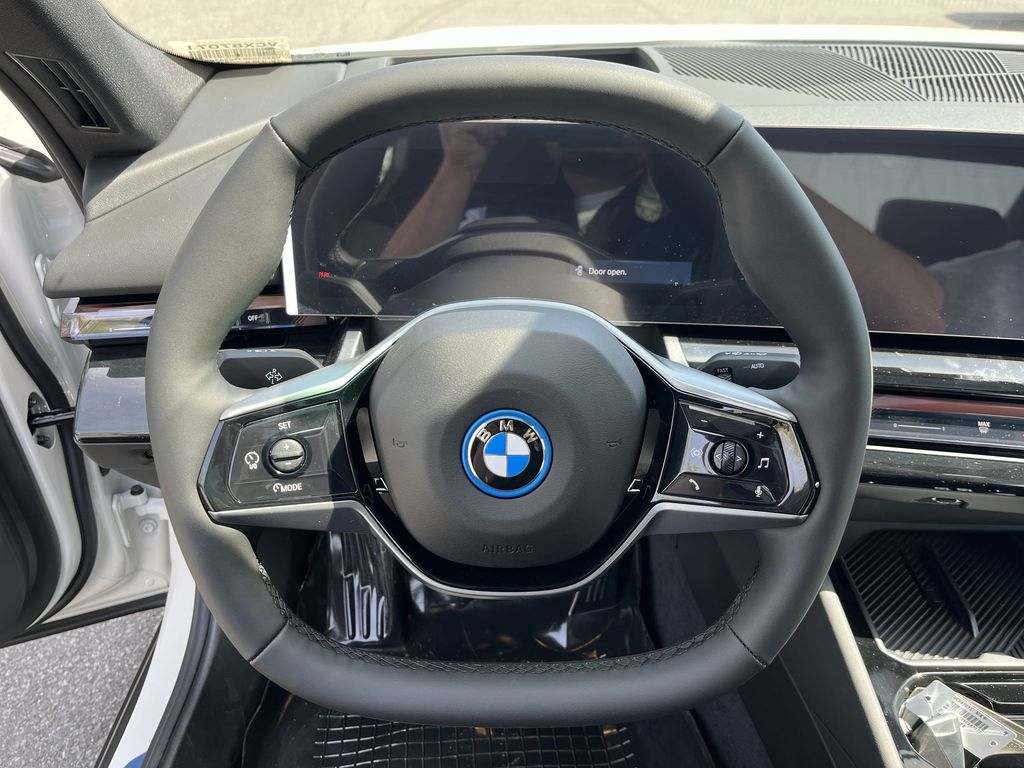 Thumbnail: 2027 BMW i5 - 14