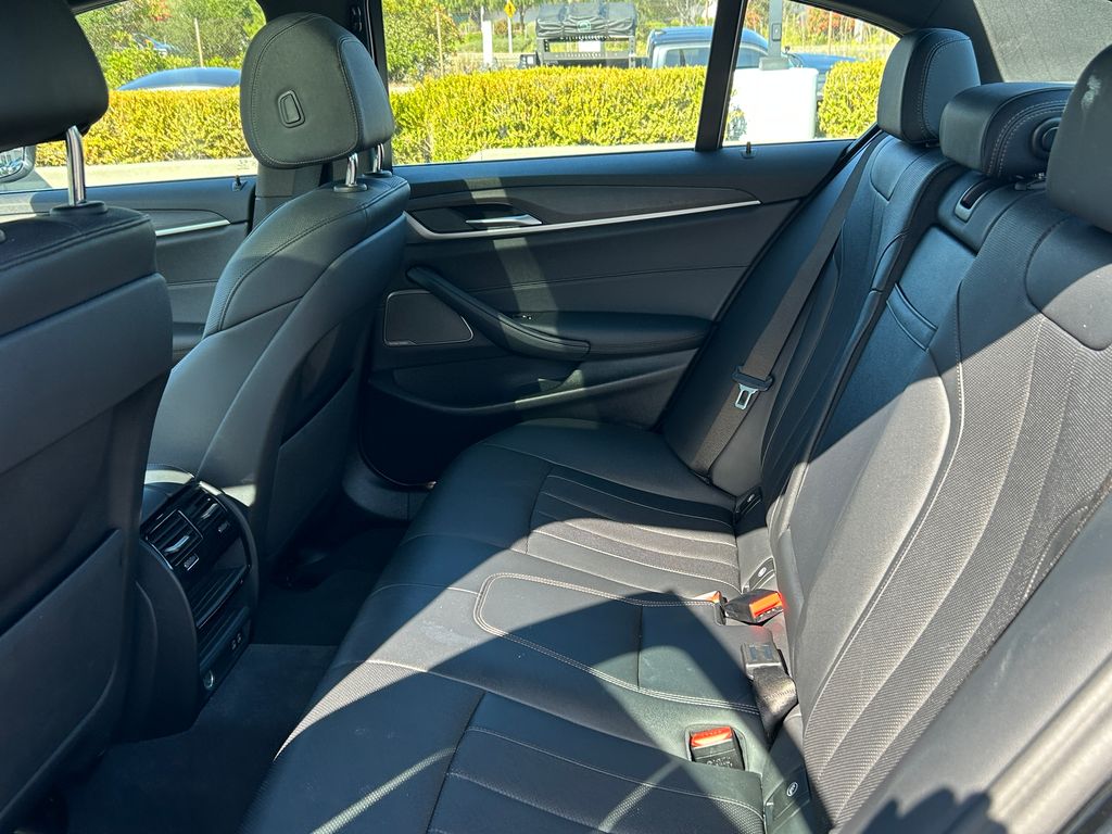 Thumbnail: 2022 BMW 5 Series - 29