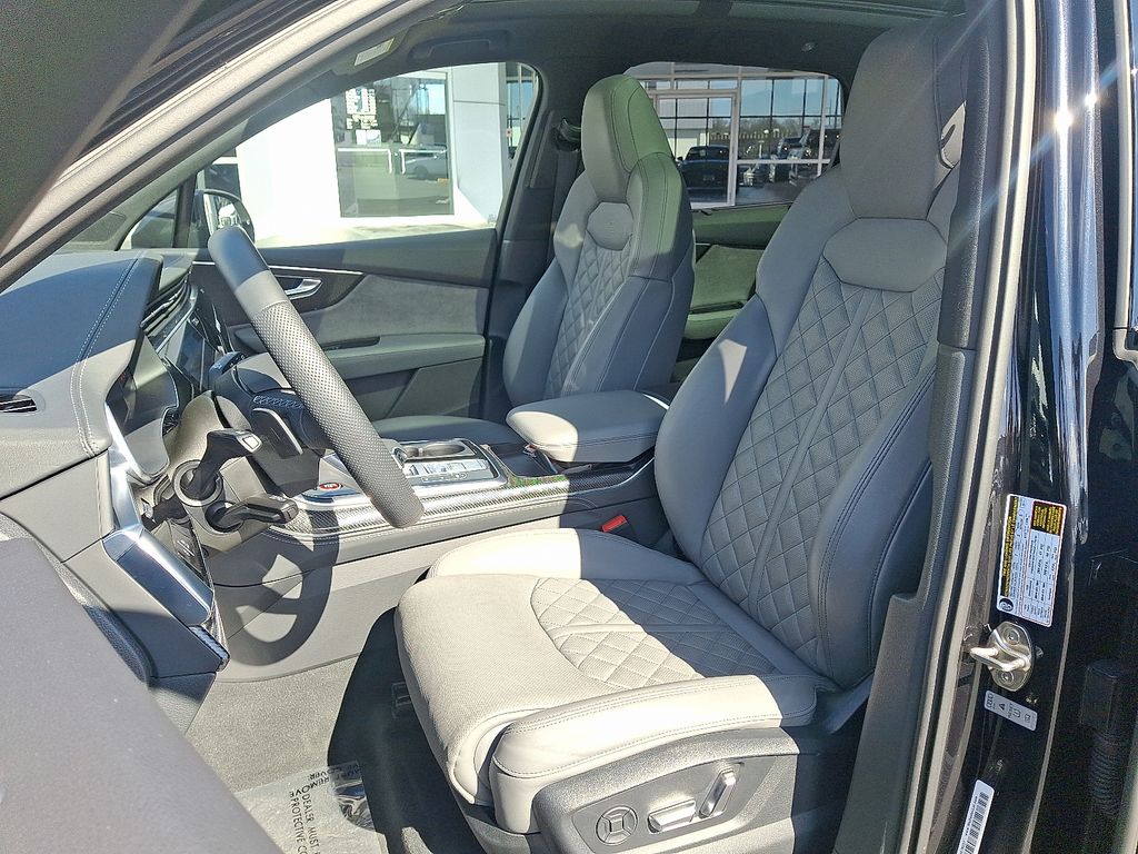 Thumbnail: 2021 Audi SQ7 - 13