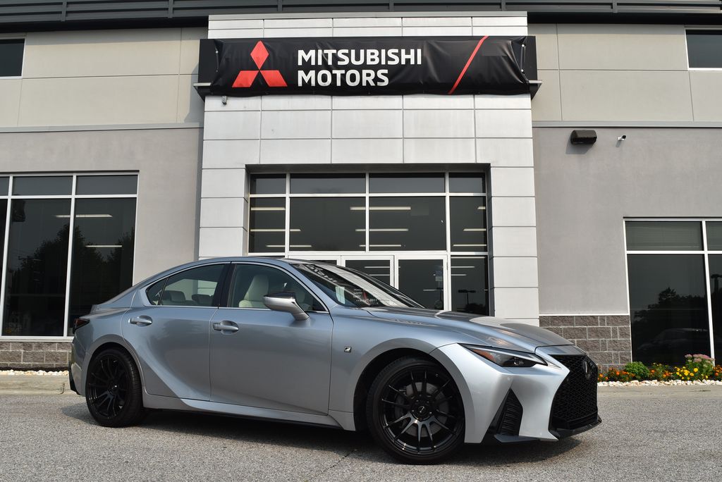 2022 Lexus IS