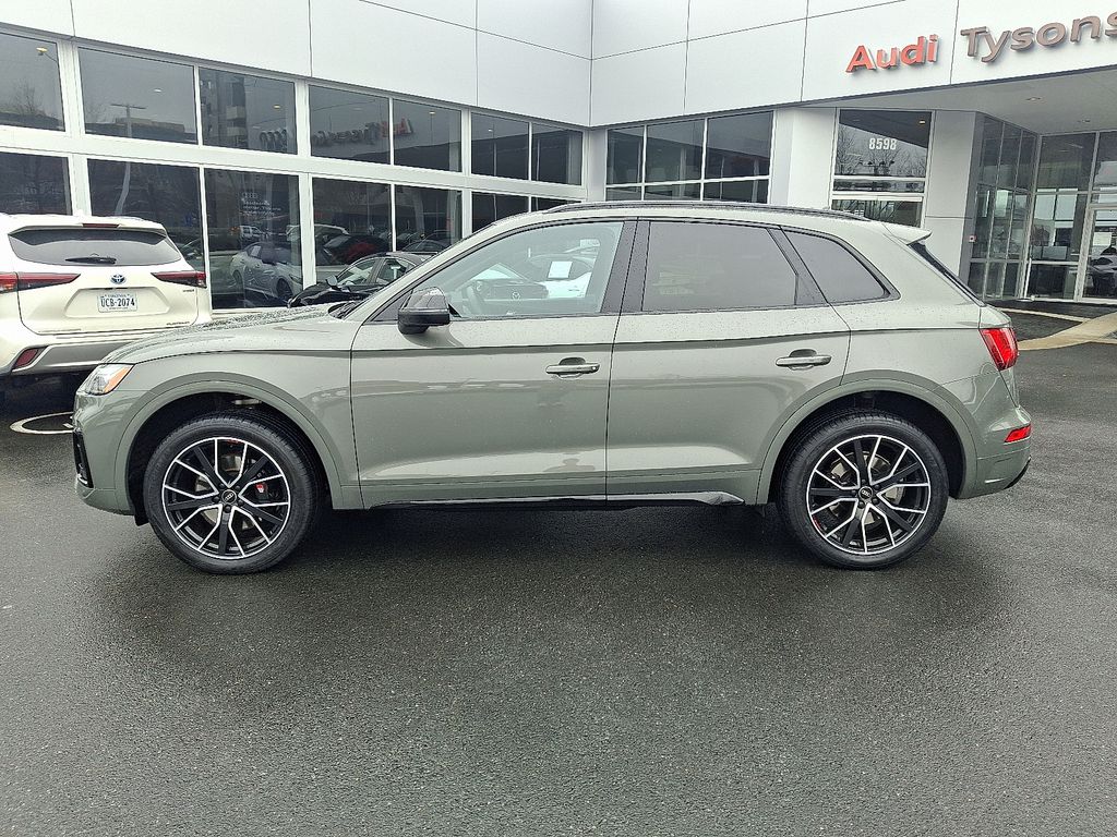 Thumbnail: 2023 Audi SQ5 - 7