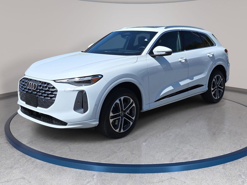 White 2025 Audi Q5 quattro Premium 40 TFSI SUV / Crossover All-Wheel Drive 7-Speed Automatic