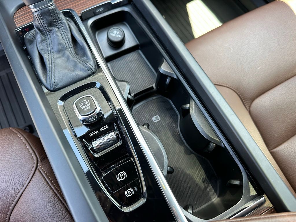 Thumbnail: 2021 Volvo XC60 - 19