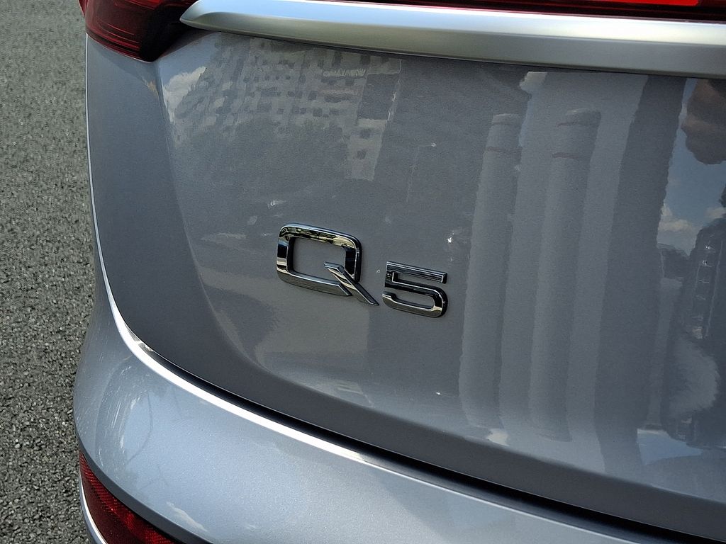 Thumbnail: 2023 Audi Q5 - 30