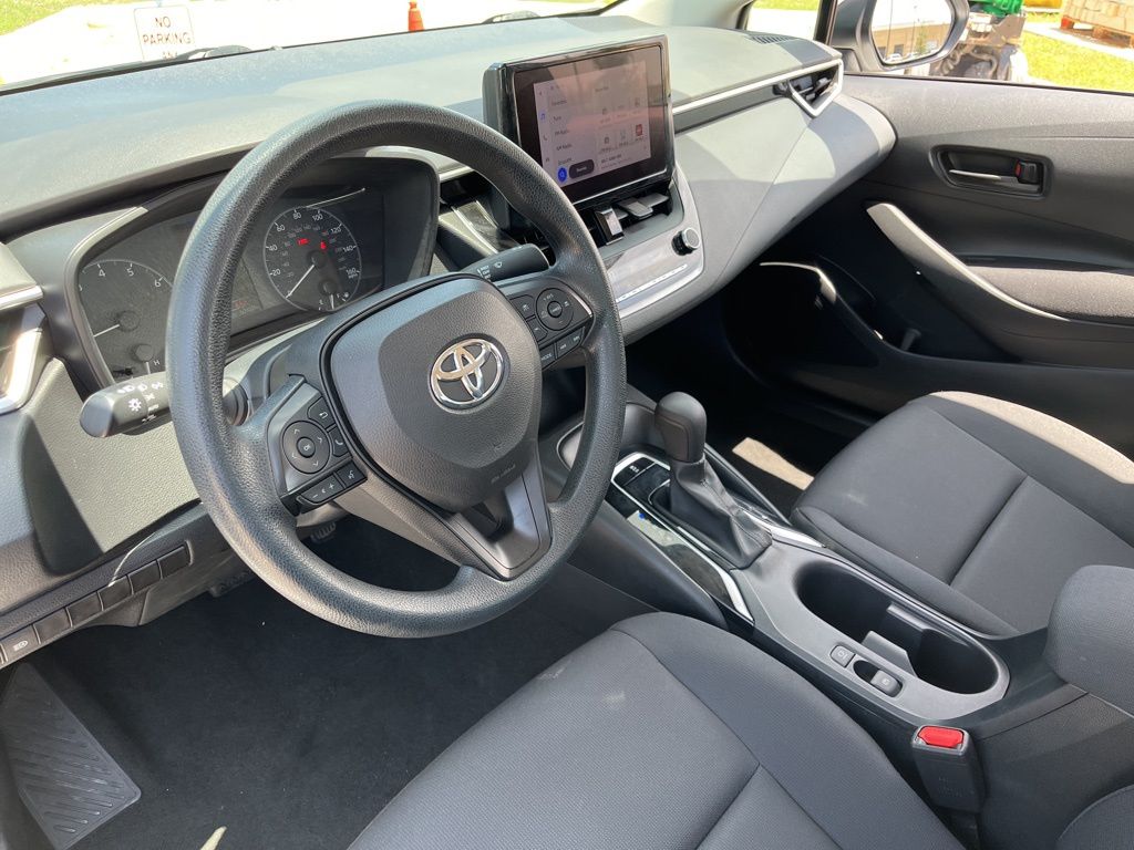 2023 Toyota Corolla LE 18