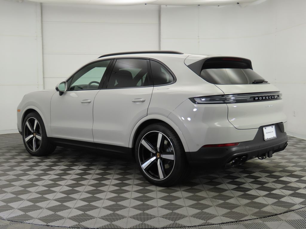 Thumbnail: 2025 Porsche Cayenne - 3