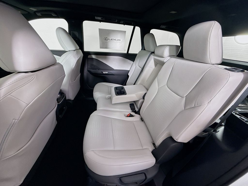 2025 Lexus TX 350 17