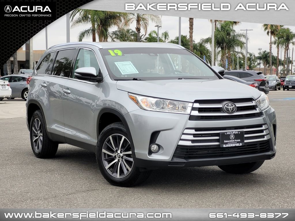 2019 Toyota Highlander XLE FWD