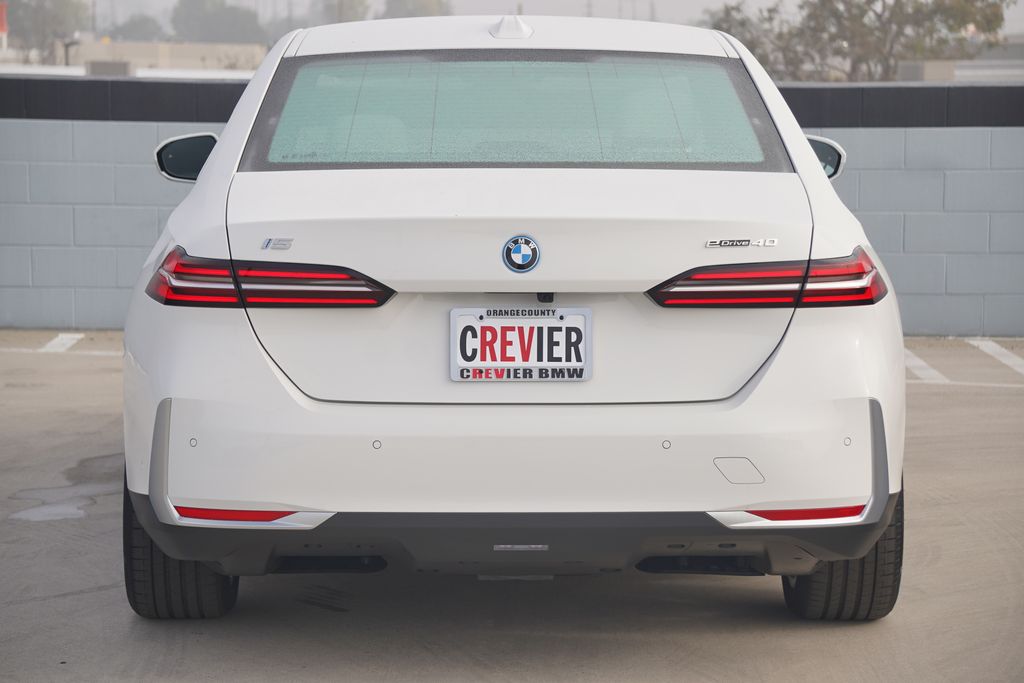 Thumbnail: 2026 BMW i5 - 7