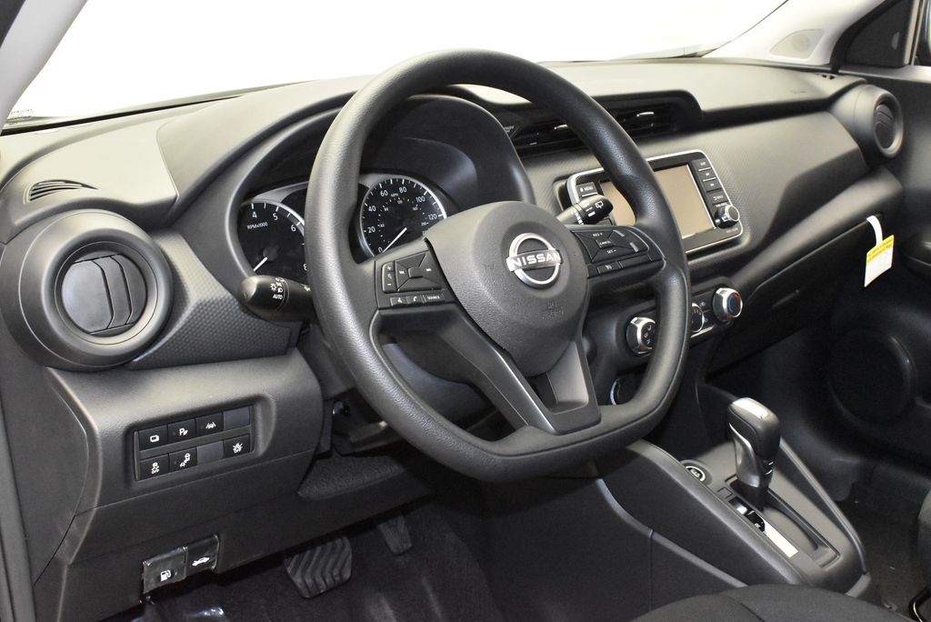 Thumbnail: 2025 Nissan Kicks - 14