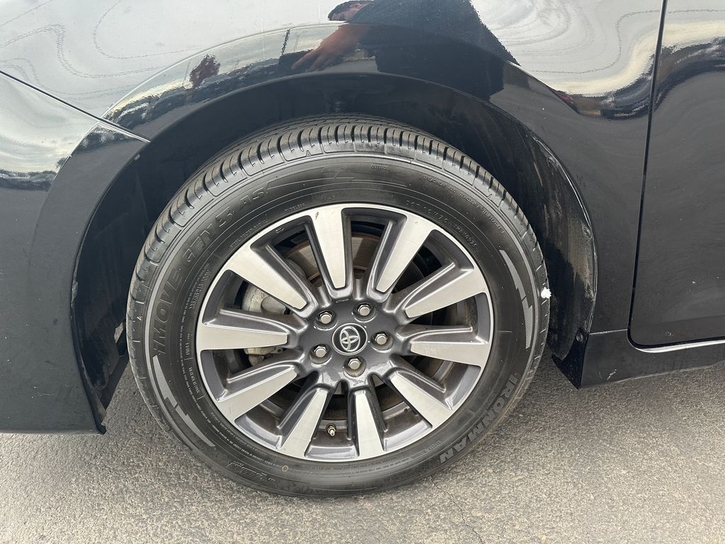 2019 Toyota Sienna XLE Premium