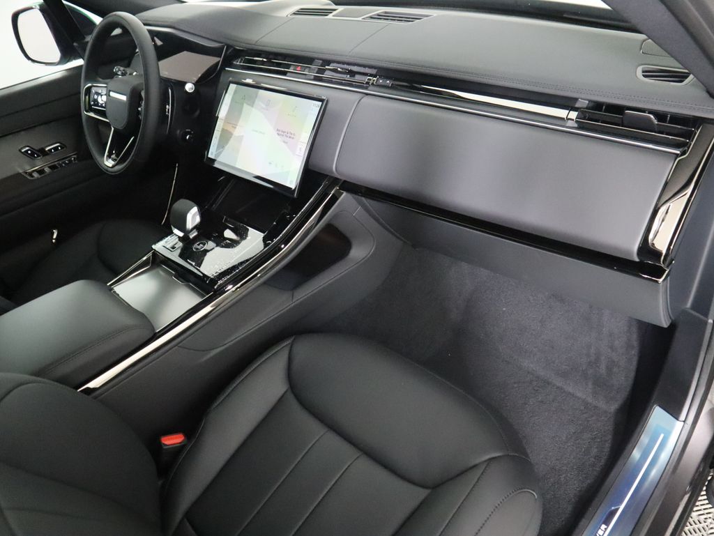 Thumbnail: 2026 Land Rover Range Rover Sport - 19