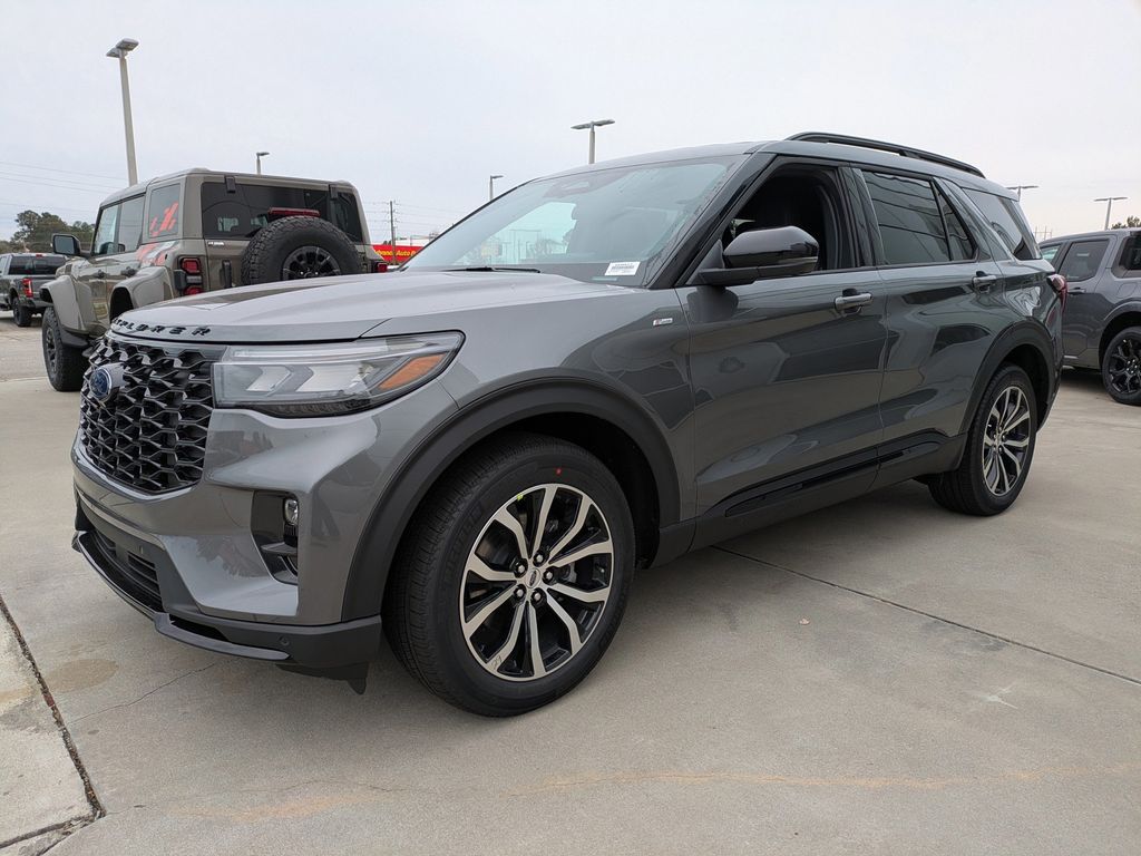 2026 Ford Explorer ST-Line