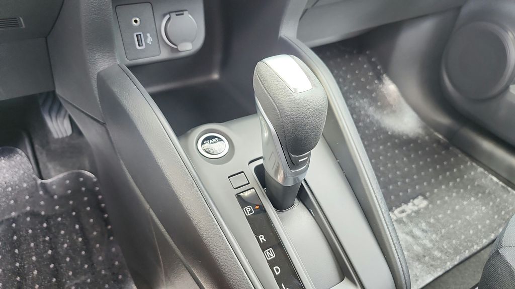2025 Nissan Kicks Play