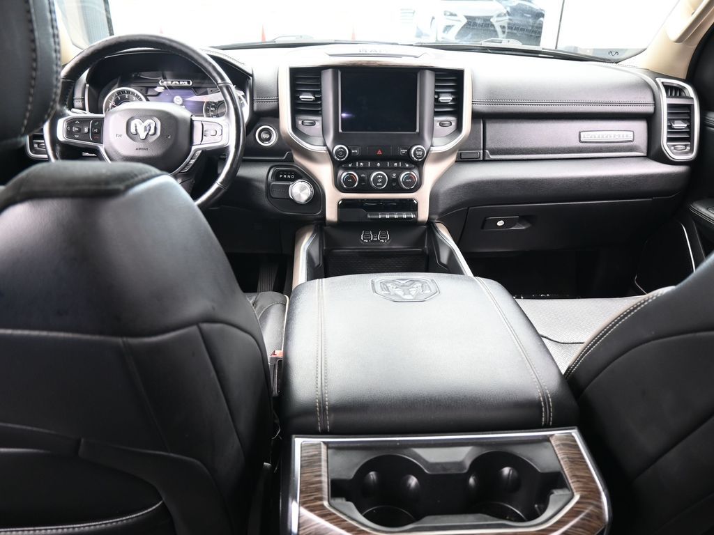 Used 2020 Diamond Black Crystal Pearlcoat Ram Laramie image 41