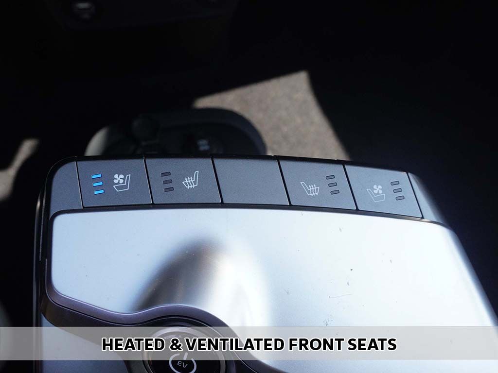 Used 2024 White Kia Wind image 7