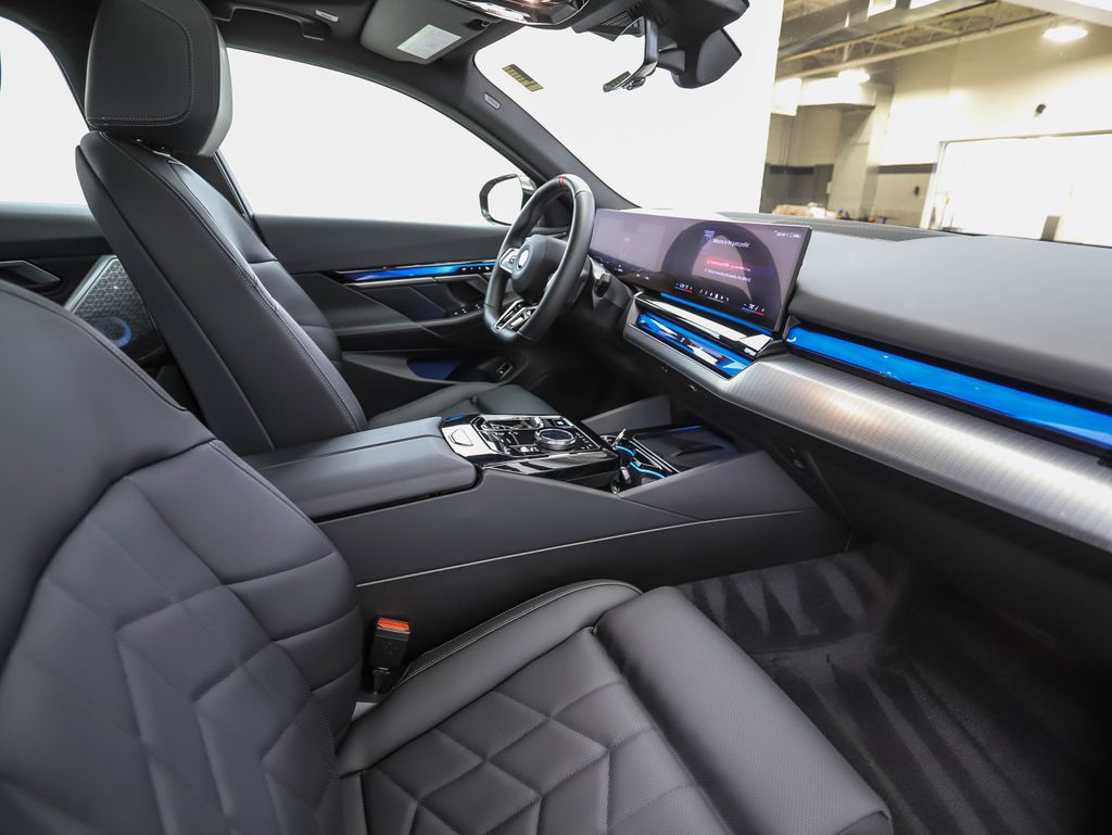 Thumbnail: 2024 BMW i5 - 30