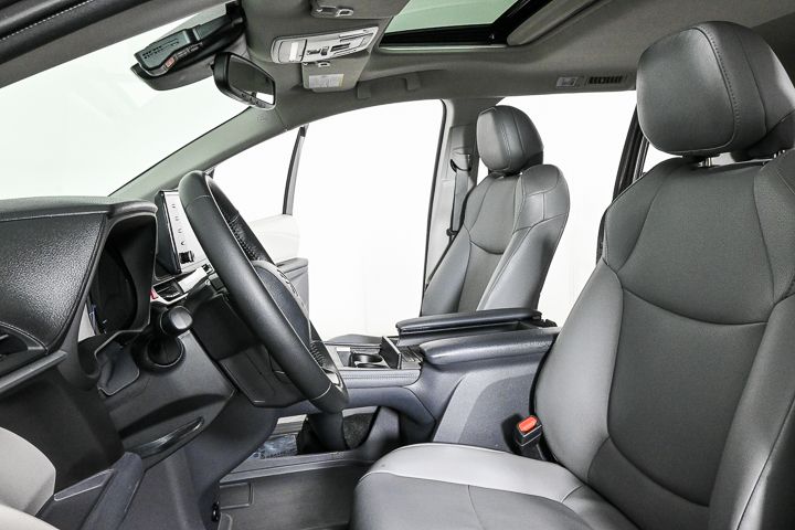 2022 Toyota Sienna XLE 8