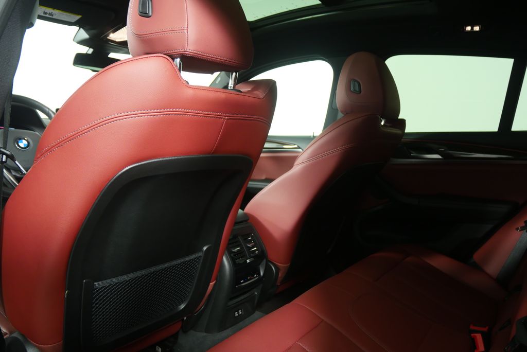 Thumbnail: 2025 BMW X4 - 18