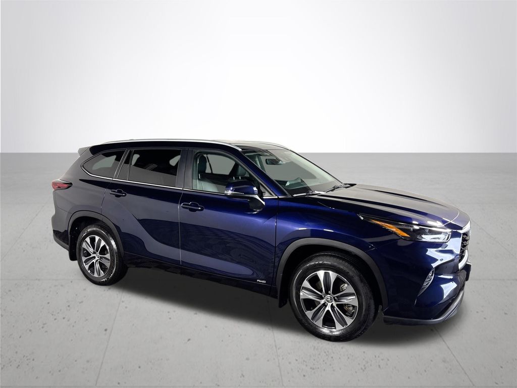 2024 Toyota Highlander Hybrid XLE