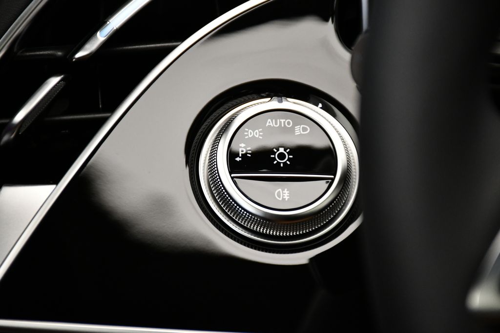 2025 Mercedes-Benz E-Class E 450 21