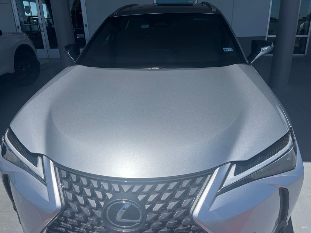 Thumbnail: 2025 Lexus UX - 2