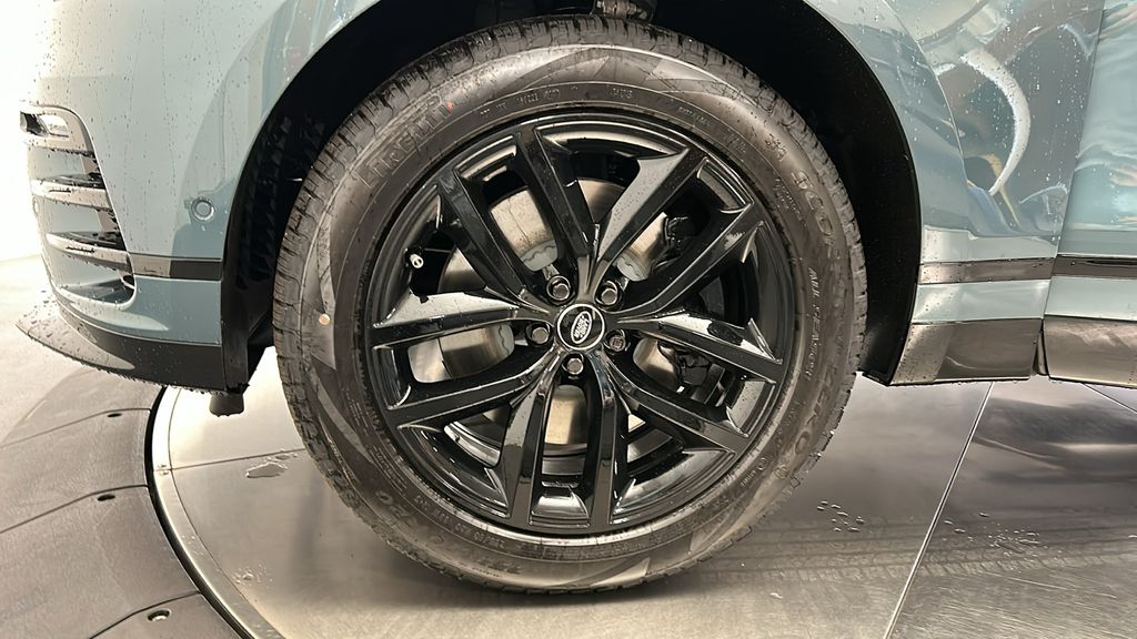 2026 Land Rover Range Rover Velar Dynamic SE 10