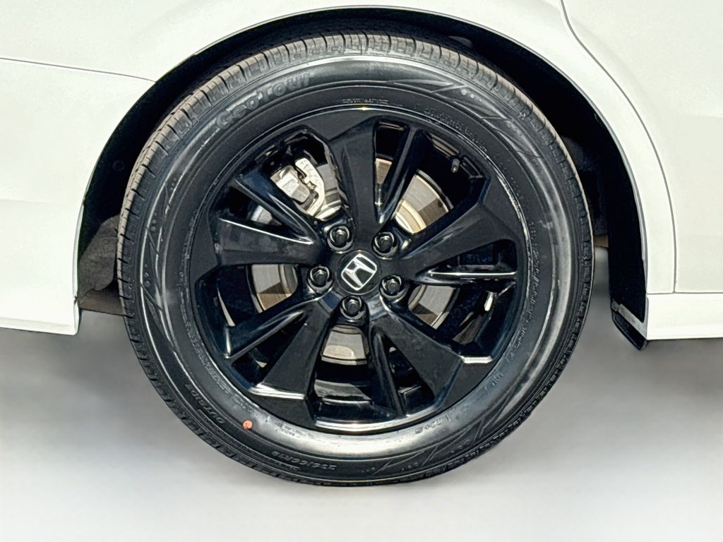 Thumbnail: 2023 Honda Odyssey - 32