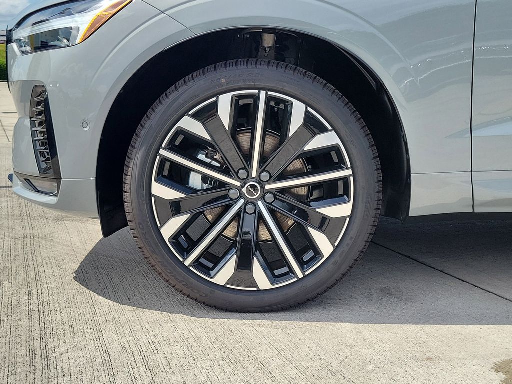 new 2026 Volvo XC60 car, priced at $61,155