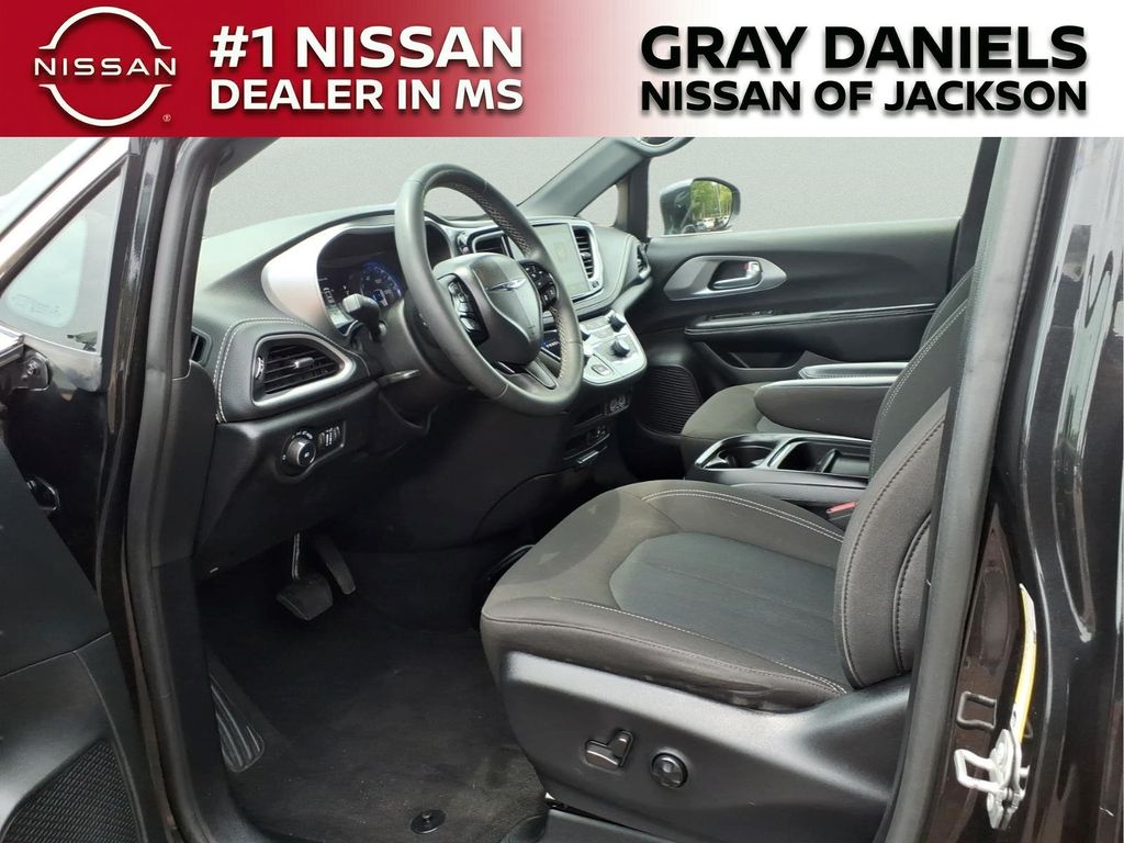 Used 2022 Chrysler Pacifica Van