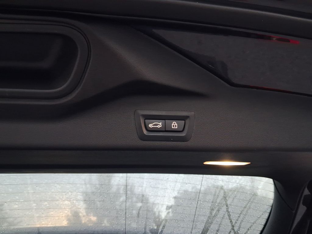 Used 2020 Gray BMW sDrive40i image 13